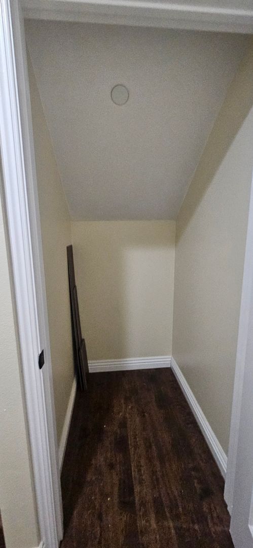 Building Photo - 75(611)