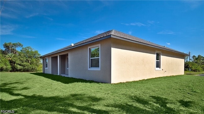 Building Photo - 3047 S Beechwood Cir
