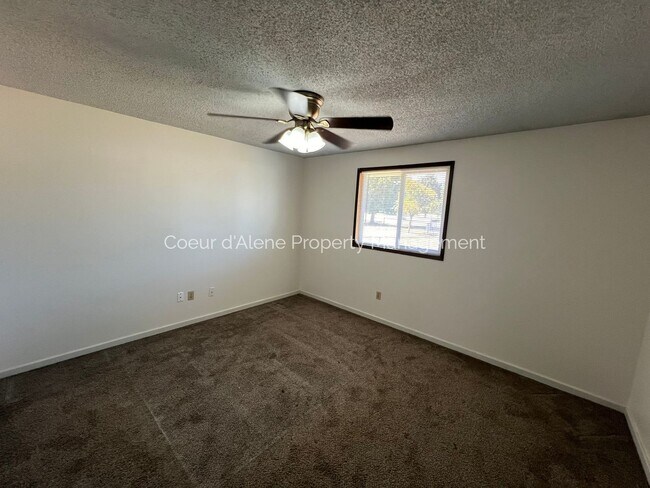 Building Photo - 520-30 Golden Sun