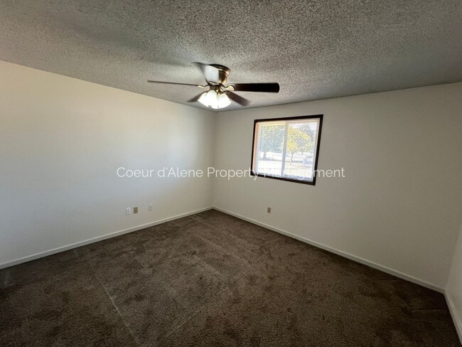Building Photo - 520 W Golden Sun Ct