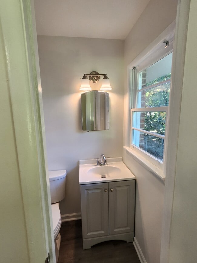 Building Photo - 2142 Tullis Dr