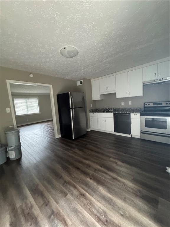 Building Photo - 393 Stone Mountain St