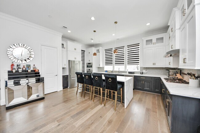 Building Photo - 8724 Oak Kolbe Ln