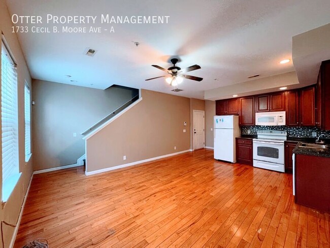 Primary Photo - Spacious 3B/2.5BA with Modern Comforts – C...