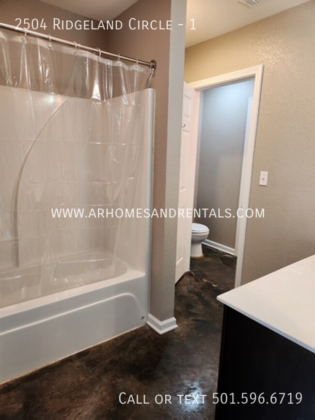 Building Photo - 2504 Ridgeland Cir
