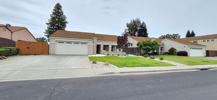 Building Photo - Ulatis Creek Estates
