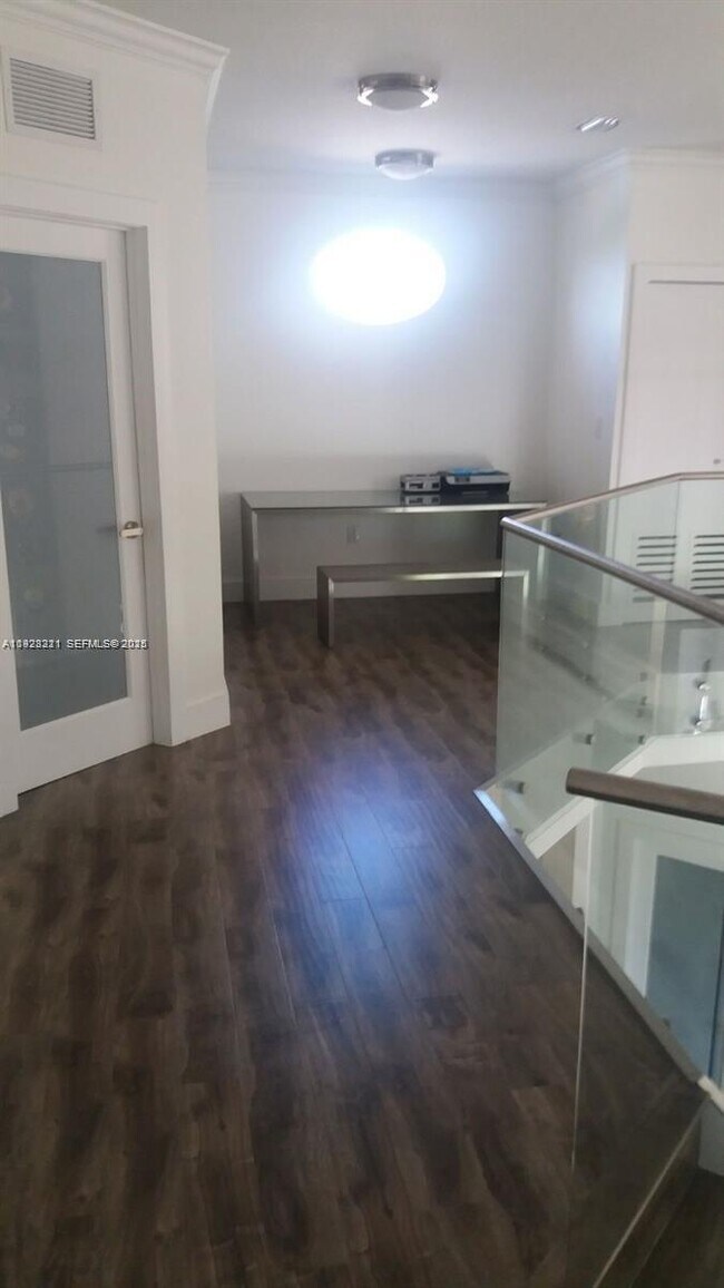 Building Photo - 7903 NW 111th Ct