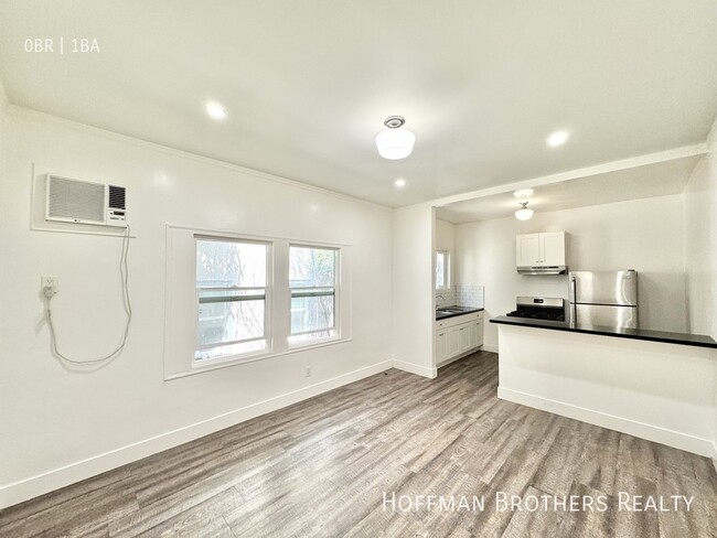 Building Photo - 859 S New Hampshire Ave