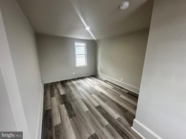 Building Photo - 113 N Coal St