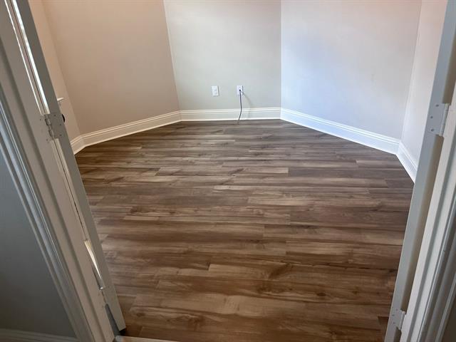 Building Photo - 7803 Cottonwood Dr