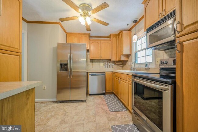 Building Photo - 12510 Basswood Dr