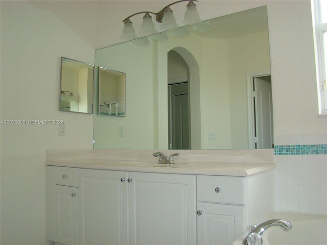 Building Photo - 8651 NW 111th Ct