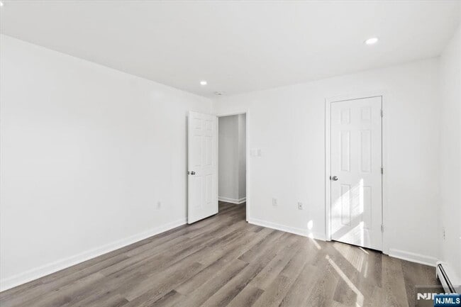 Building Photo - 17 Holsman St