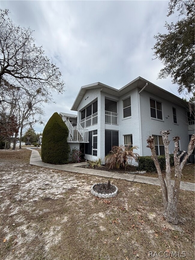 Building Photo - 955 SE Mayo Dr