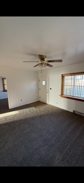 Building Photo - 871 N 700 E