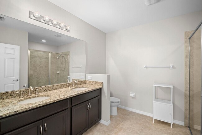 Building Photo - Stunning  2-bedr 2-bath+ Den/office home located in the desirable Lindsford in Fort Myers