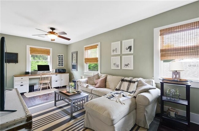 Building Photo - Amazing 4 BR Pool home in the heart of Tho...