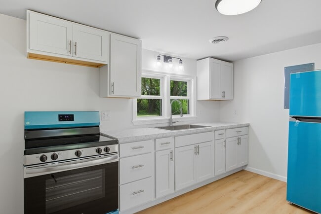 Building Photo - 9358 N Saginaw Rd