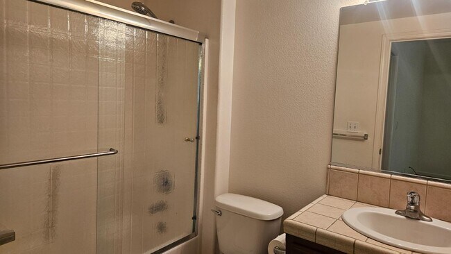 Building Photo - 580 W Sunset St