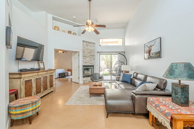 Building Photo - 4950 N Valle Rd