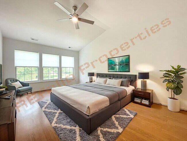 Building Photo - Fresh Paint - Lovely 3 Bedroom, 2.5 Bath T...