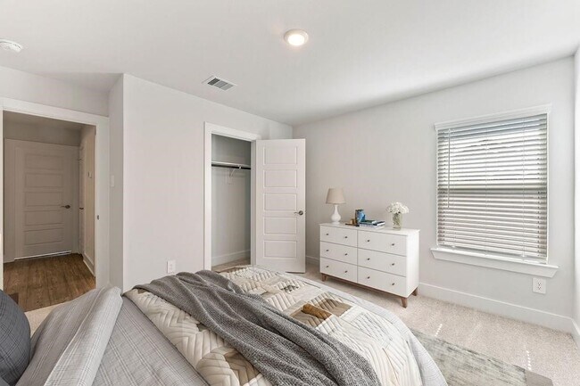 Building Photo - 9903 Silverling Ct