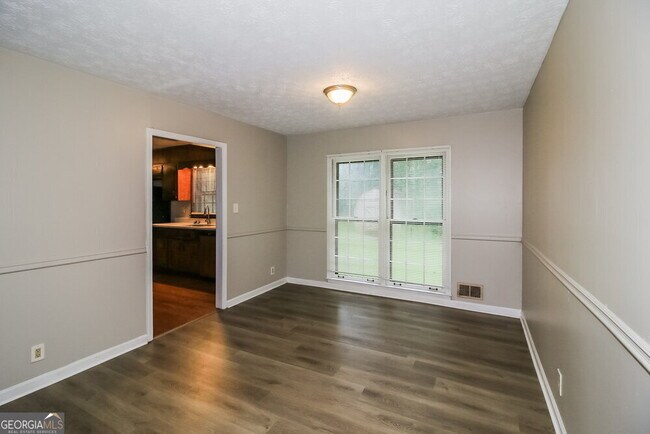 Building Photo - 1489 George Dr SE