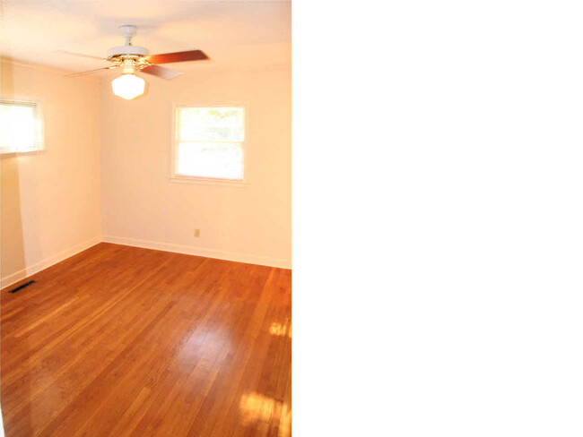 Building Photo - 2153 Southwood Rd