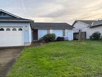 Building Photo - 3 bedroom/2 bath home