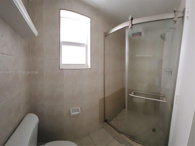 Building Photo - 7430 Miami Lakes Dr