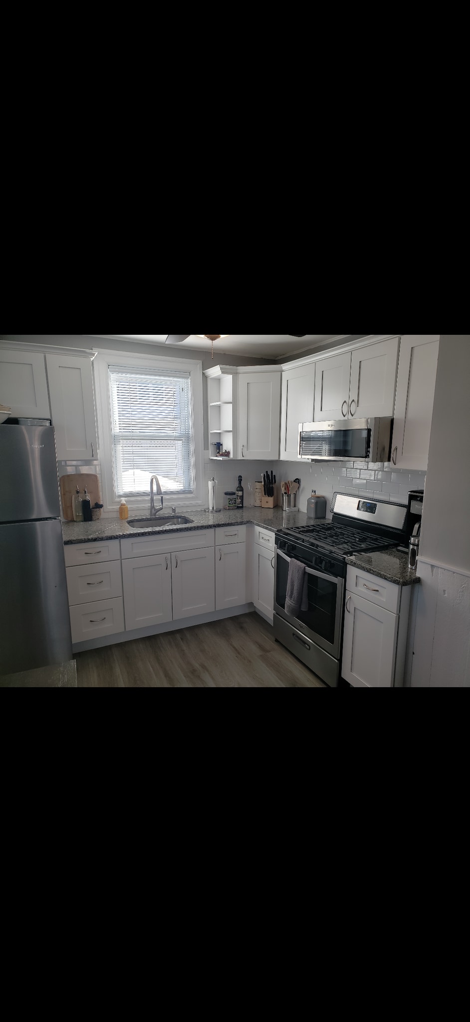 Kitchen - 55 Seadrift Ave