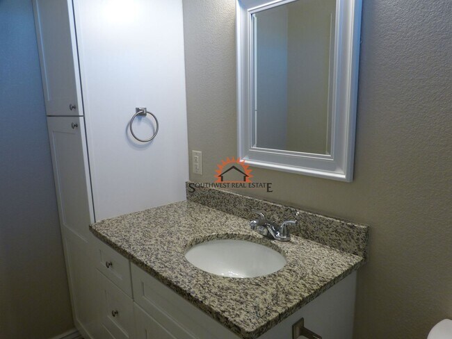 Building Photo - 1313 Mission Dr