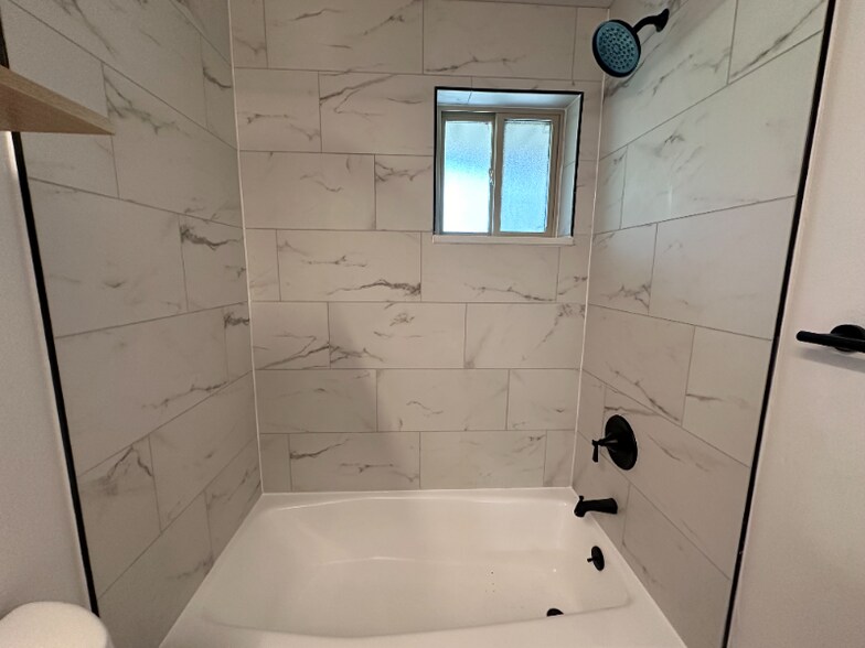 Building Photo - 1612 Garfield Ave