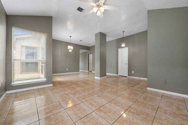 Building Photo - 10954 Pigeonwood Dr