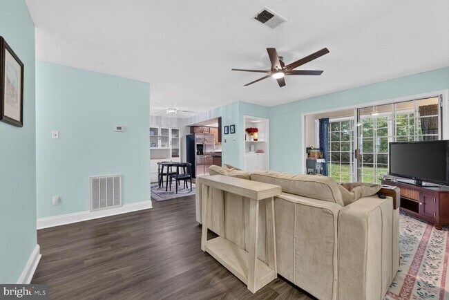 Building Photo - 12103 Green Ledge Ct