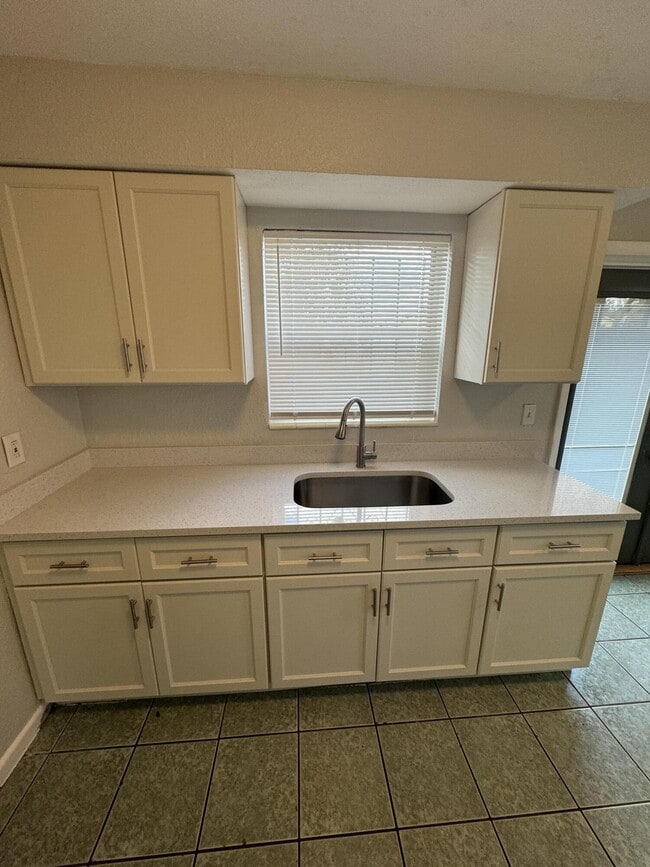 Building Photo - 2770 NW 25th St