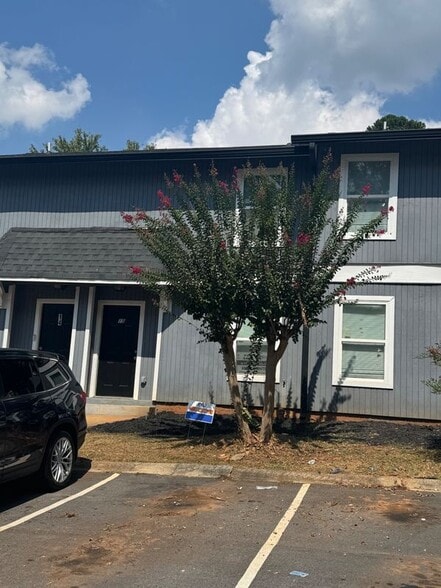 Building Photo - 2340 Beaver Ruin Rd