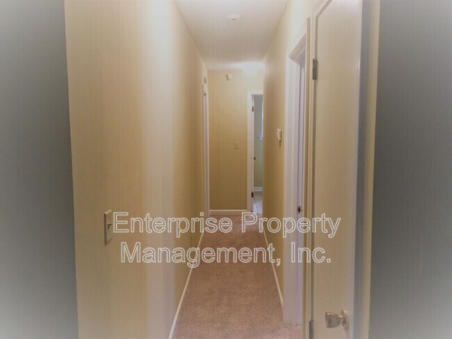 Building Photo - 7019 Shadow Oaks Dr