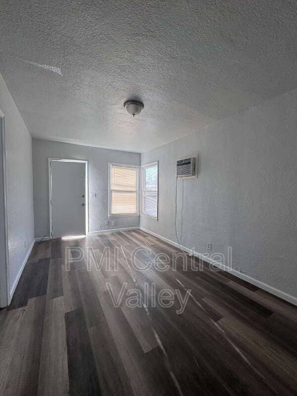 Building Photo - 1112 Barberry Ln