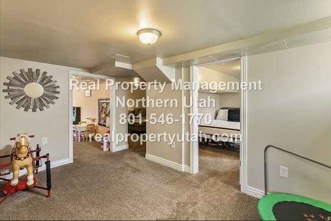 Building Photo - 6075 S 2125 W