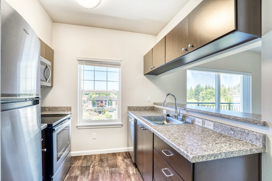 Building Photo - Trax at DuPont Station