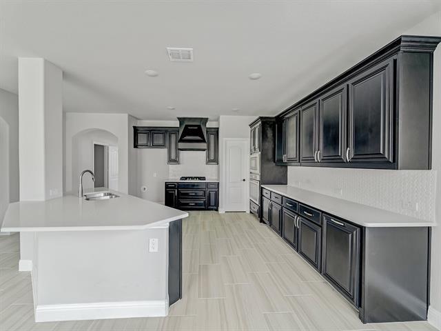 Building Photo - 2905 Parkwood Cir