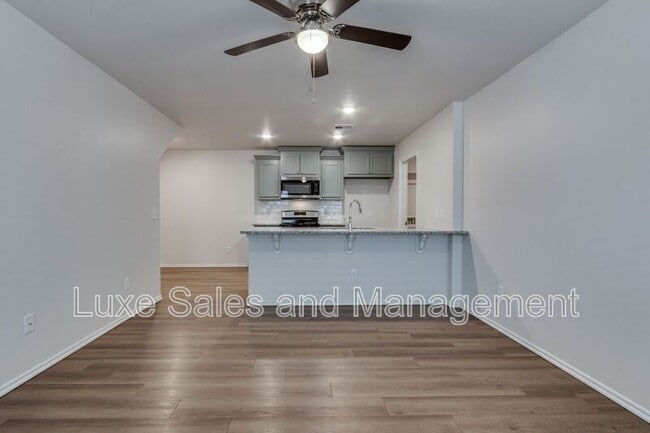 Building Photo - 10809 NW 119th St