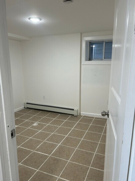 Building Photo - 66 Linden Ave