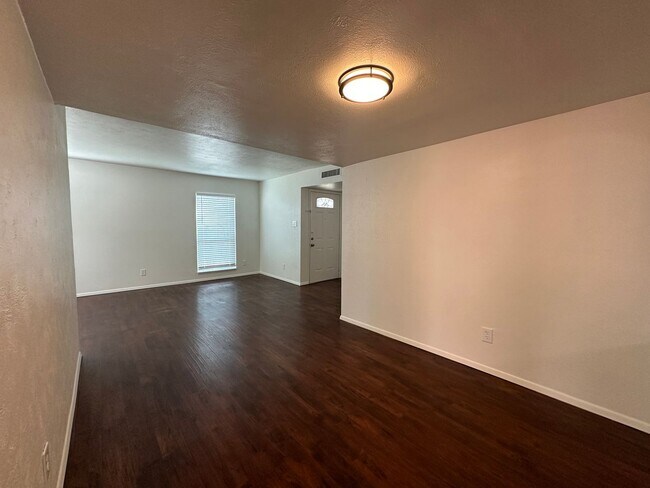 Building Photo - Plano 3-2-2 with 2 Living 2 Dining