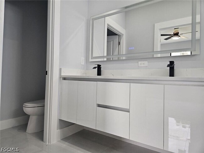 Building Photo - 388 Bell Blvd