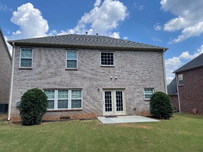 Building Photo - 6883 Downs Ave