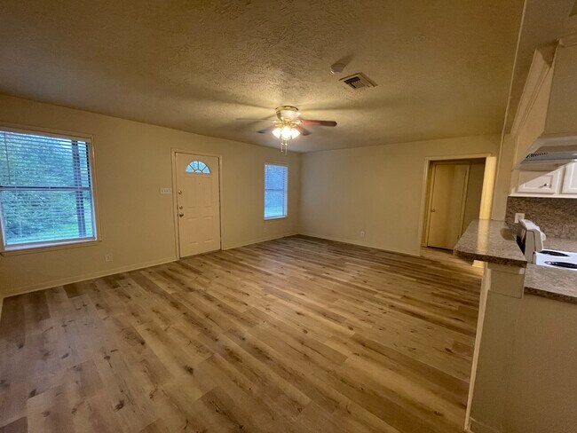 Building Photo - 14745 Liberty St