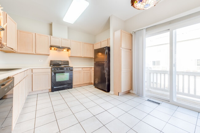 Building Photo - 3377 Ravinia Cir