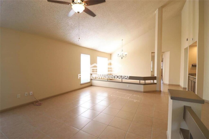 Building Photo - 16034 Barbarossa Dr